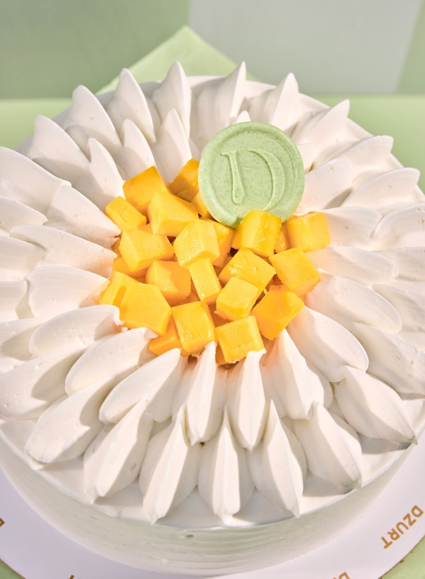 Eggless Mango & White Chocolate Cake