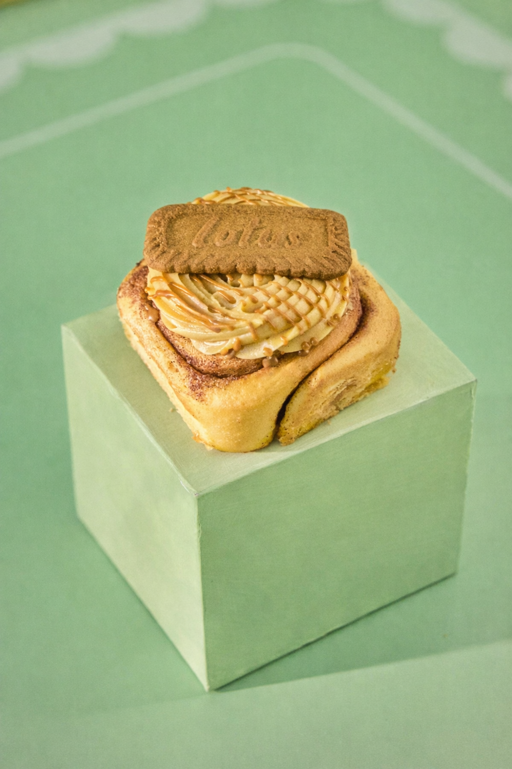 Eggless Biscoff Cinnamon Roll