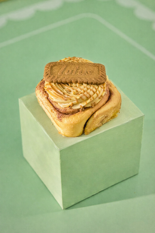 Eggless Biscoff Cinnamon Roll