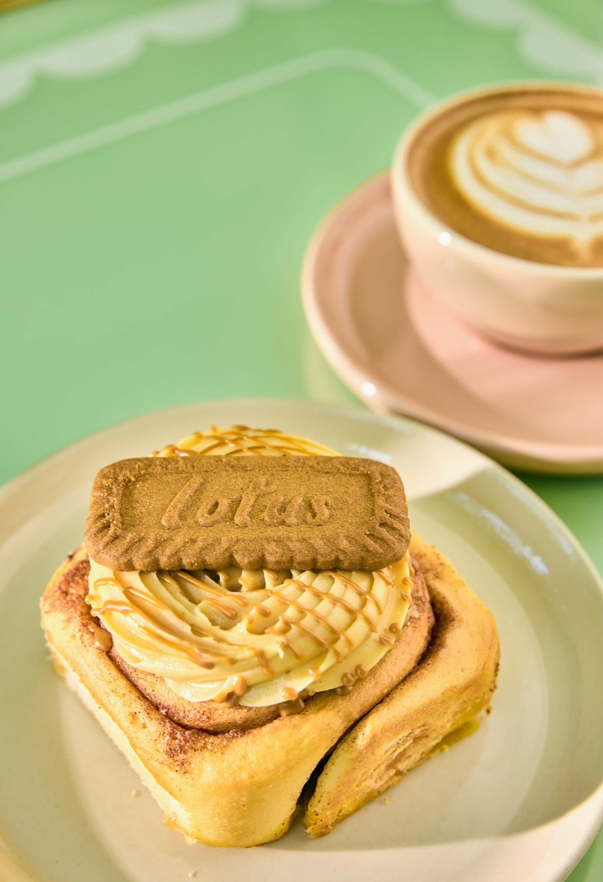 Eggless Biscoff Cinnamon Roll